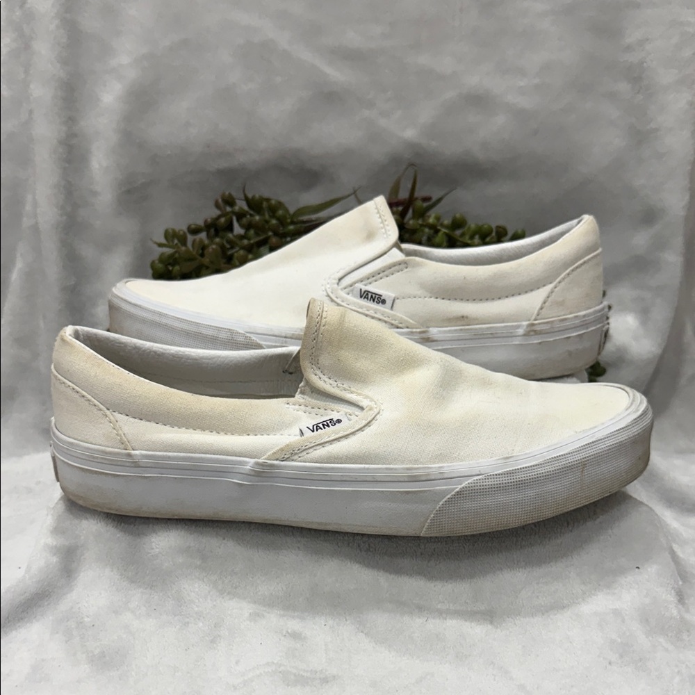 Vans Slip-On Canvas Shoes - Size 7.5 Men/ 9 Women